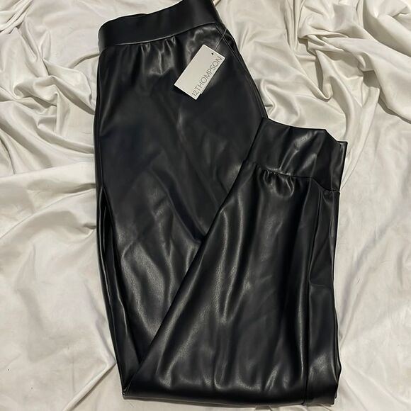 NWT- 12 Thompson- M. Faux Leather Pant - Picture 1 of 8